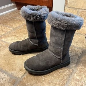 Gray Ugg Classic Tall Boots size 6